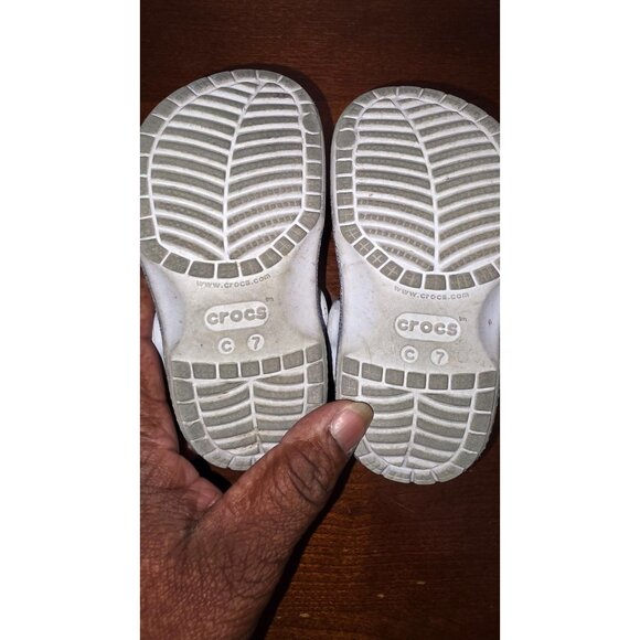 Crocs Silver Glitter C7 Kids Classic Clogs Adjustable Heel Strap - Picture 4 of 5